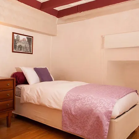 Charme In Santa Croce Apartment